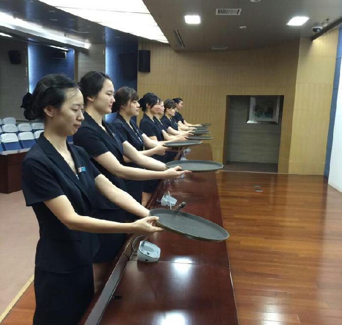 江蘇省機關事務管理局靖江機管局組織開展酒店管理禮儀培訓